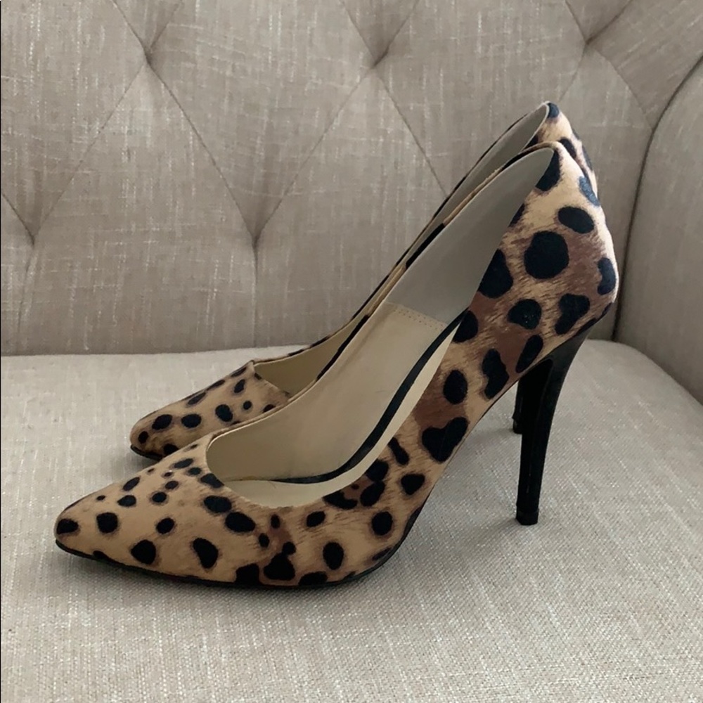 Marco Santo leopard print heels